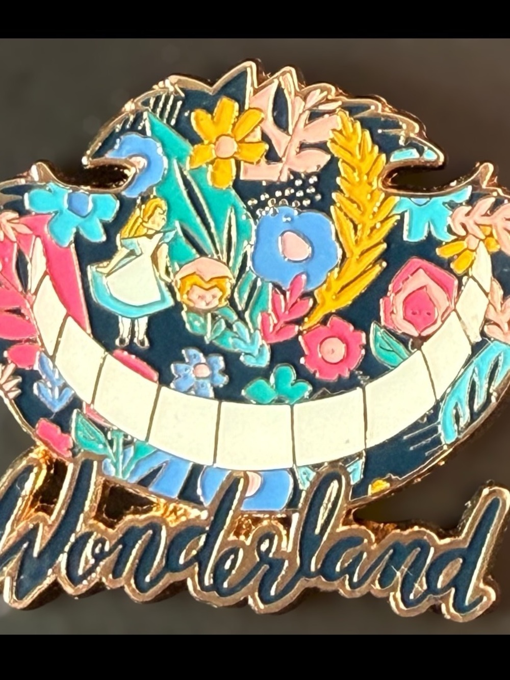 Disney x Loungefly Alice in Wonderland Cheshire Cat Smile Enamel Grin Pin 2022